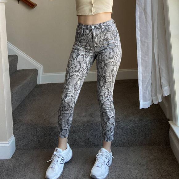 Tinseltown gray/white snake print high waisted jeans - Picture 1 of 5